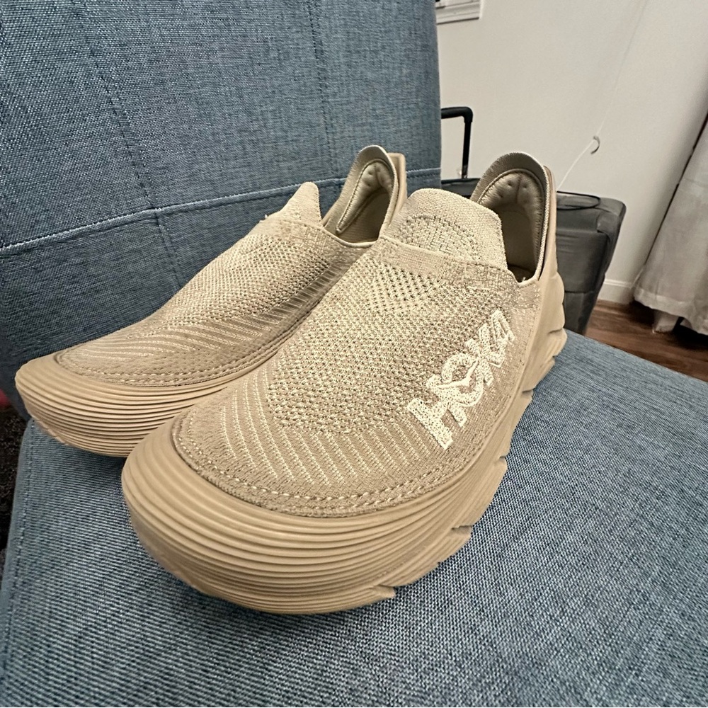 Hoka One One Restore TC Men's 12
Dune Oxford Tan Sneakers Slip-On Low
Top